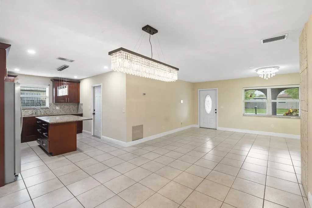 4784 Alfresco Street Boca Raton FL 33428