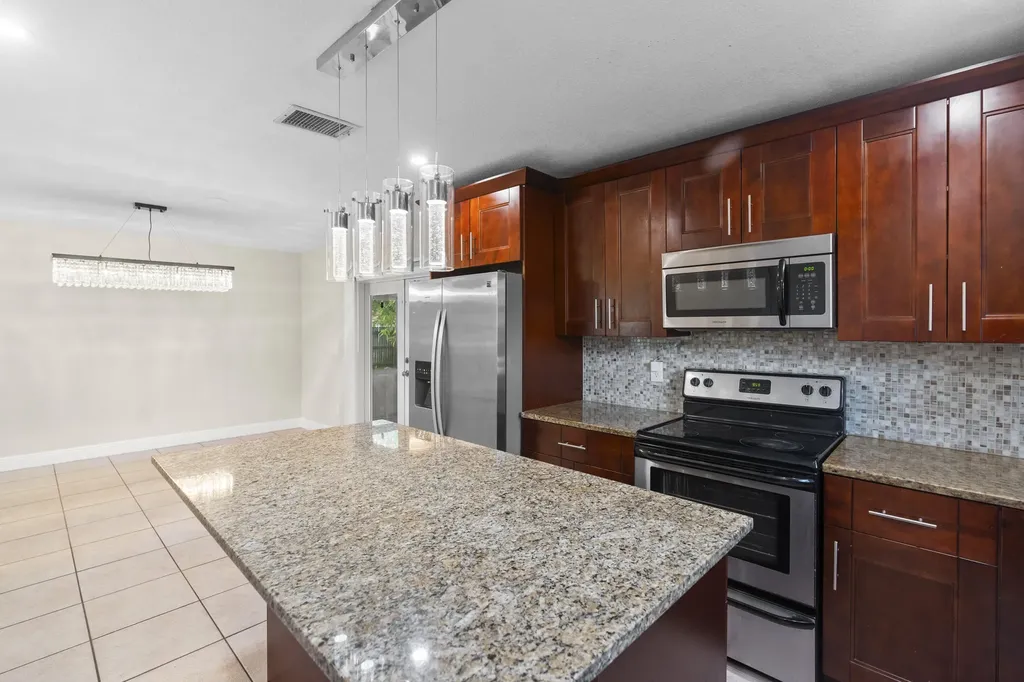 4784 Alfresco Street Boca Raton FL 33428