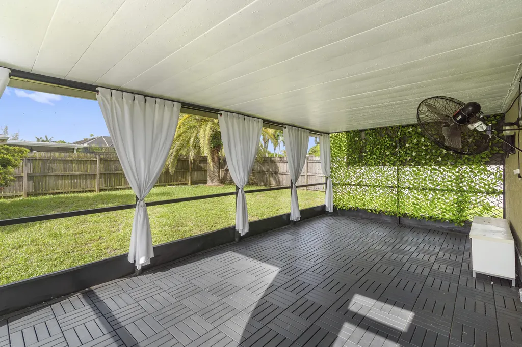 4784 Alfresco Street Boca Raton FL 33428