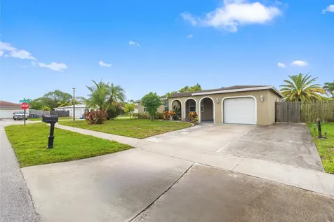 4784 Alfresco Street Boca Raton FL 33428