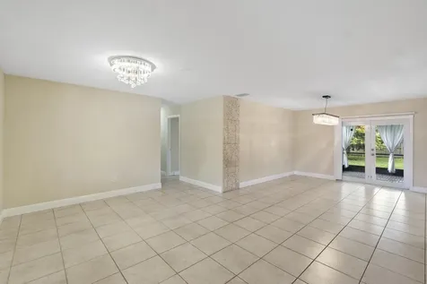 4784 Alfresco Street Boca Raton FL 33428
