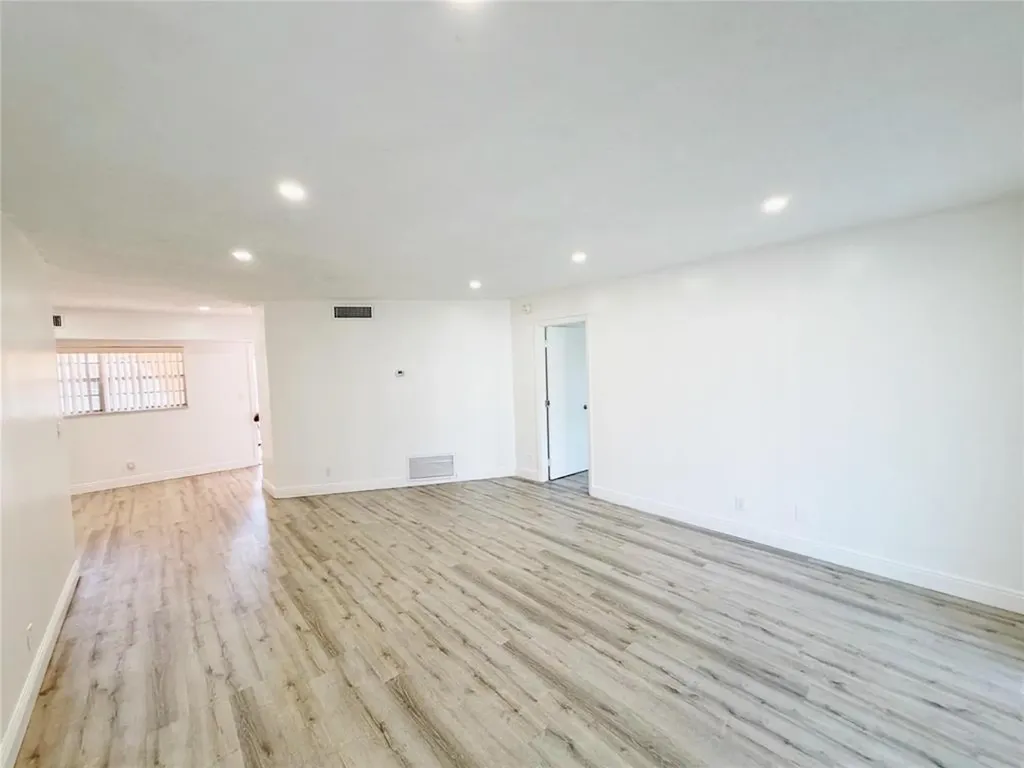 2710 Riverside Drive Coral Springs FL 33065