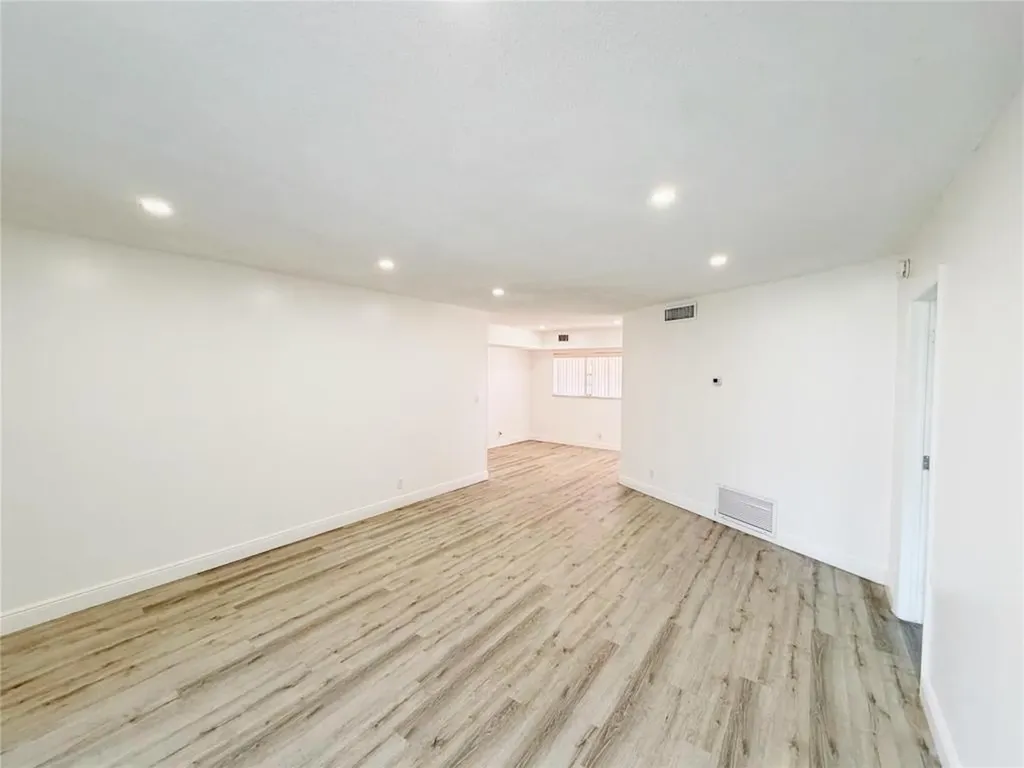 2710 Riverside Drive Coral Springs FL 33065