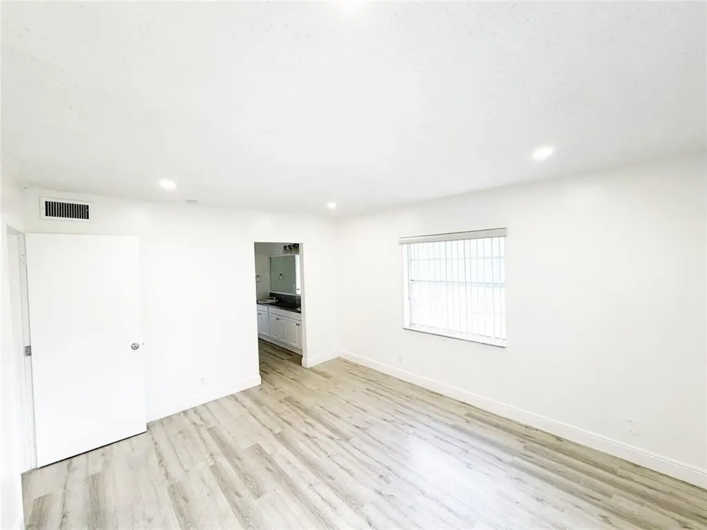 2710 Riverside Drive Coral Springs FL 33065