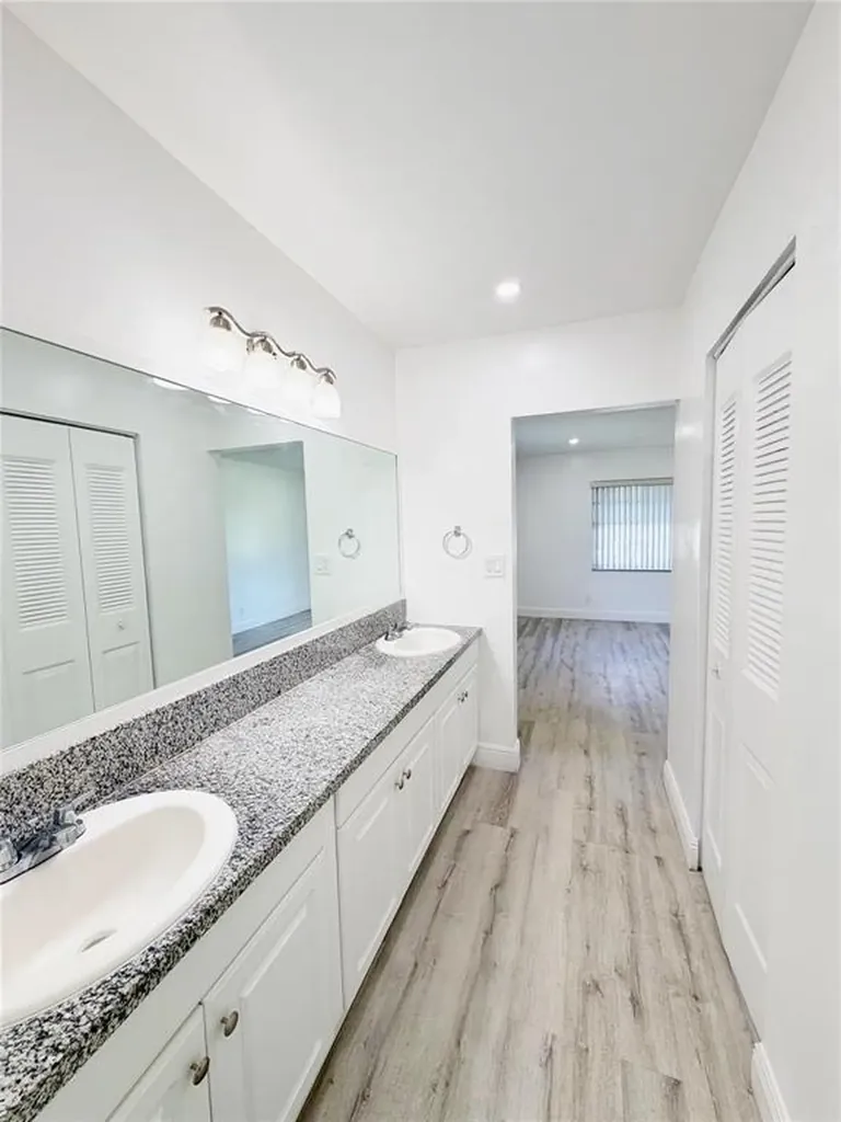 2710 Riverside Drive Coral Springs FL 33065
