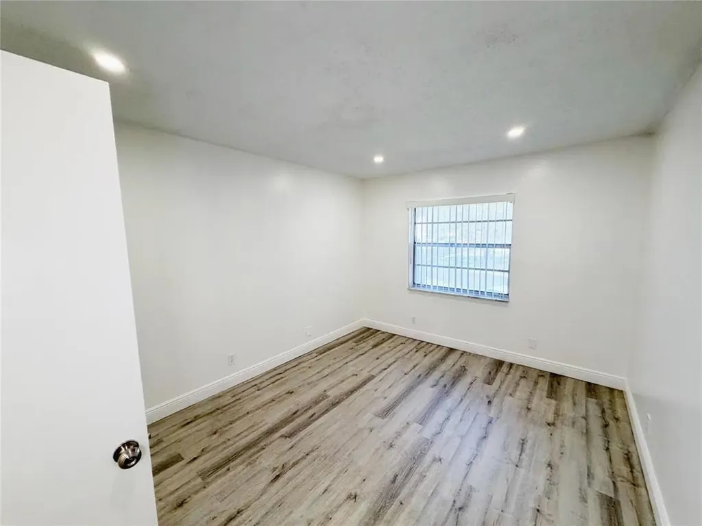 2710 Riverside Drive Coral Springs FL 33065