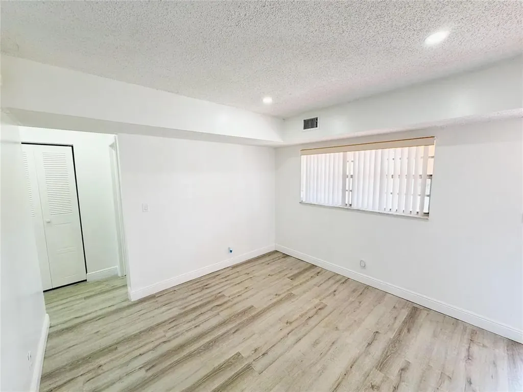 2710 Riverside Drive Coral Springs FL 33065