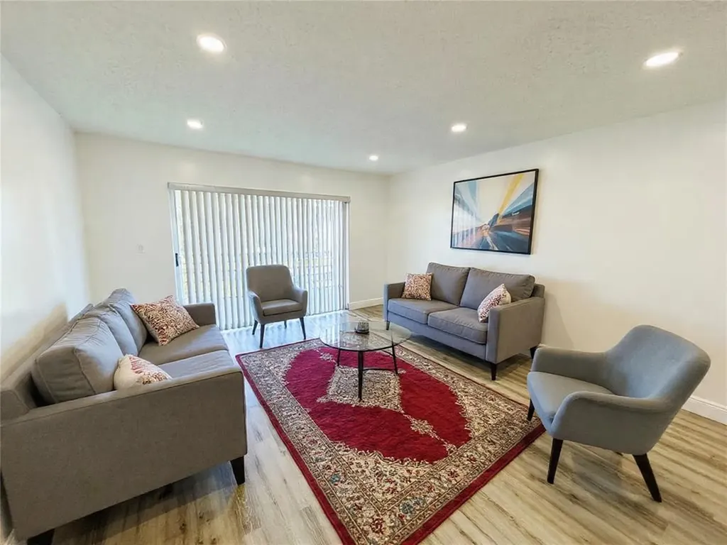 2710 Riverside Drive Coral Springs FL 33065