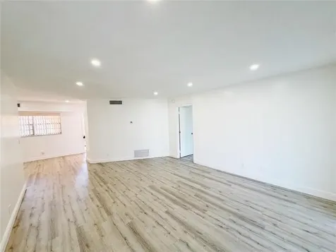 2710 Riverside Drive Coral Springs FL 33065
