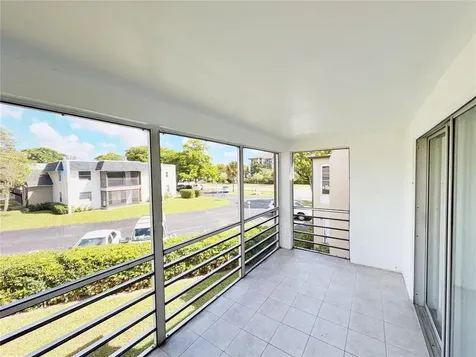 2710 Riverside Drive Coral Springs FL 33065