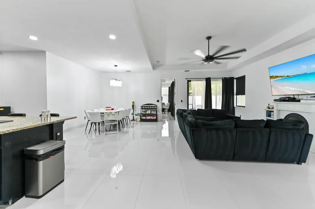 7461 Moonrise Drive Lake Worth FL 33467