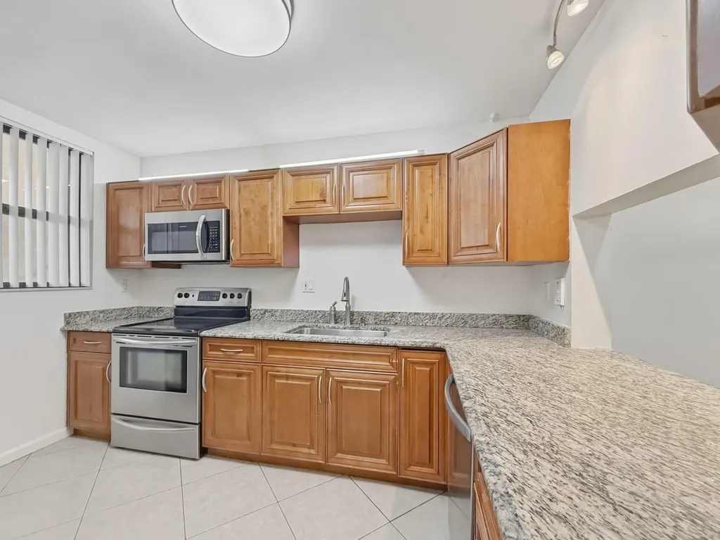 8437 Forest Hills Drive Coral Springs FL 33065