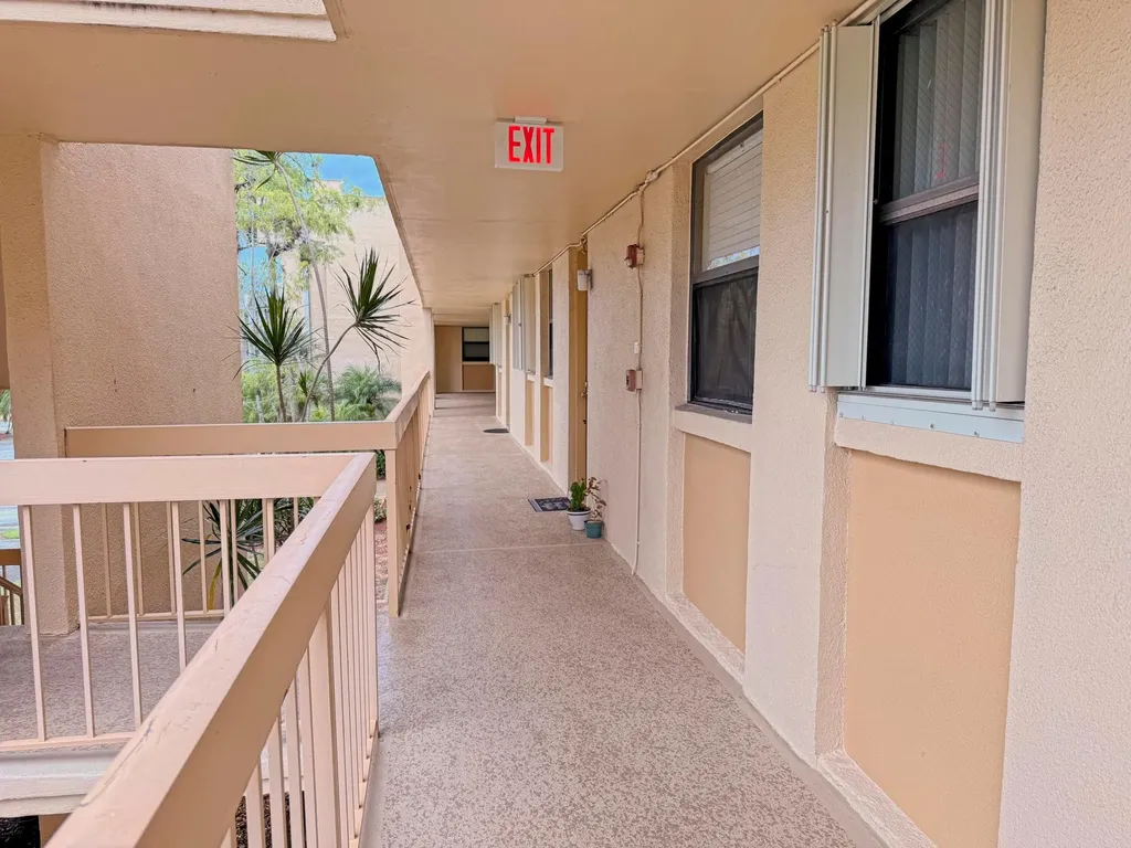 8437 Forest Hills Drive Coral Springs FL 33065