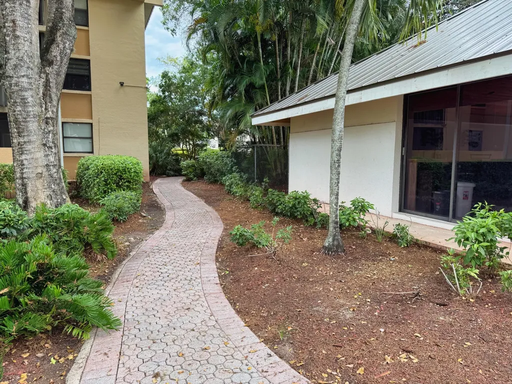 8437 Forest Hills Drive Coral Springs FL 33065