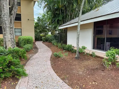 8437 Forest Hills Drive Coral Springs FL 33065