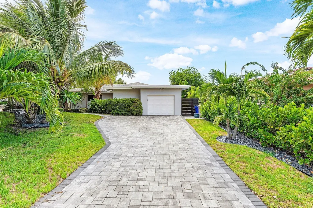 2200 SE 9th Street Pompano Beach FL 33062