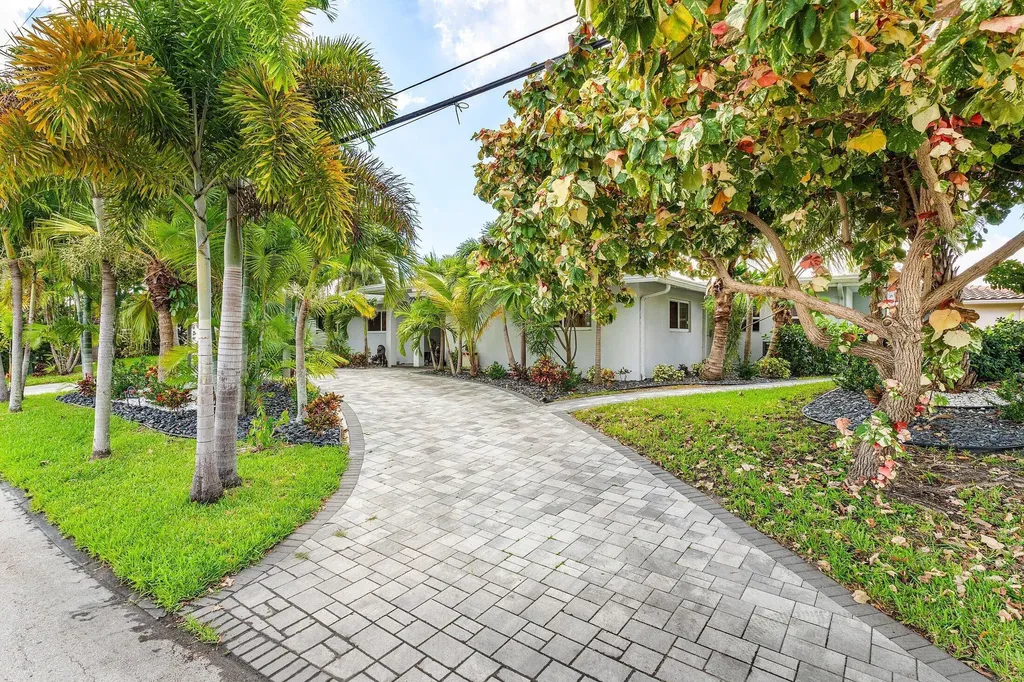 2200 SE 9th Street Pompano Beach FL 33062