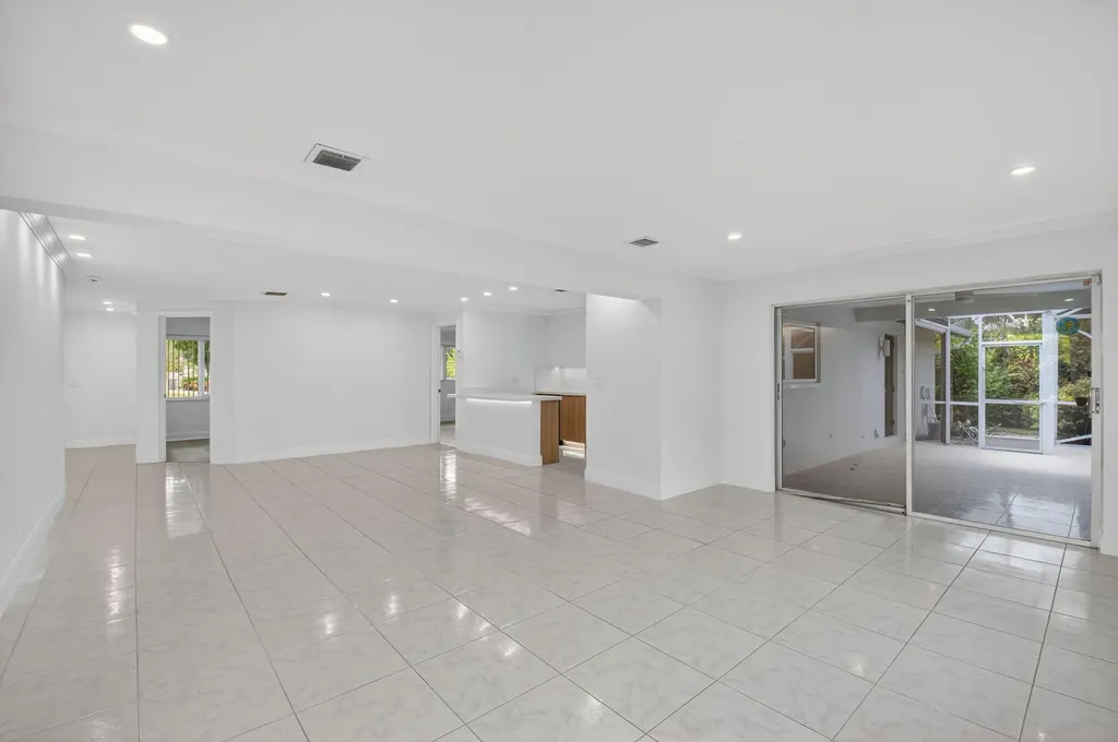 4599 Brady Boulevard Delray Beach FL 33445