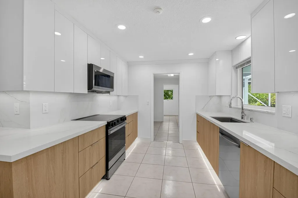 4599 Brady Boulevard Delray Beach FL 33445