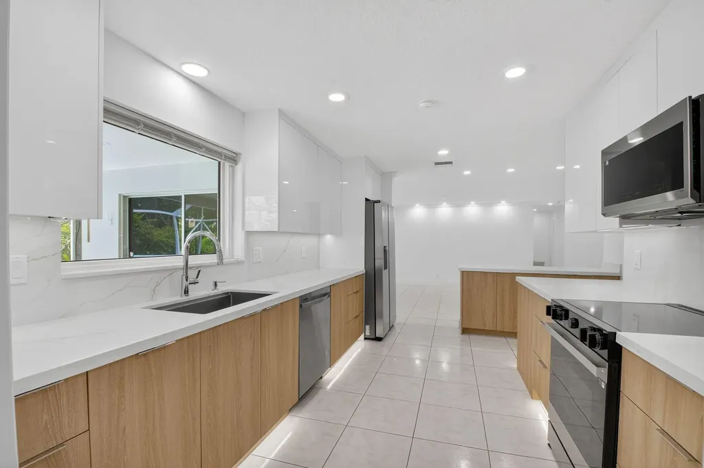 4599 Brady Boulevard Delray Beach FL 33445
