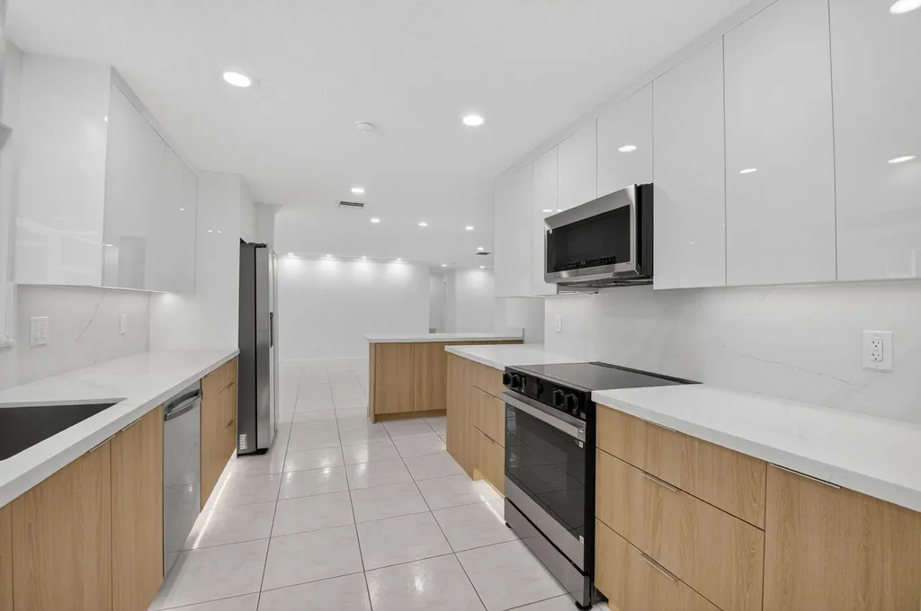 4599 Brady Boulevard Delray Beach FL 33445