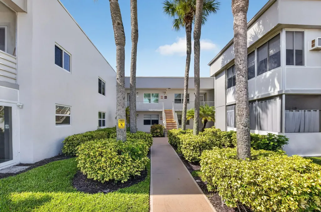 182 Normandy D Delray Beach FL 33484