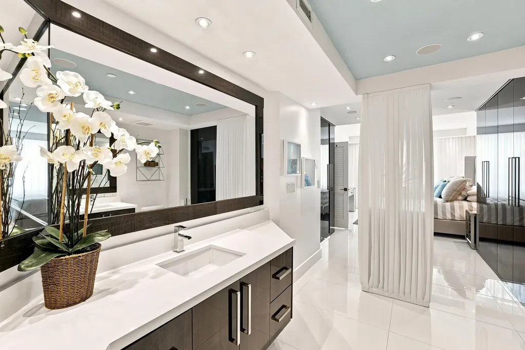17100 N Bay Road Sunny Isles Beach FL 33160
