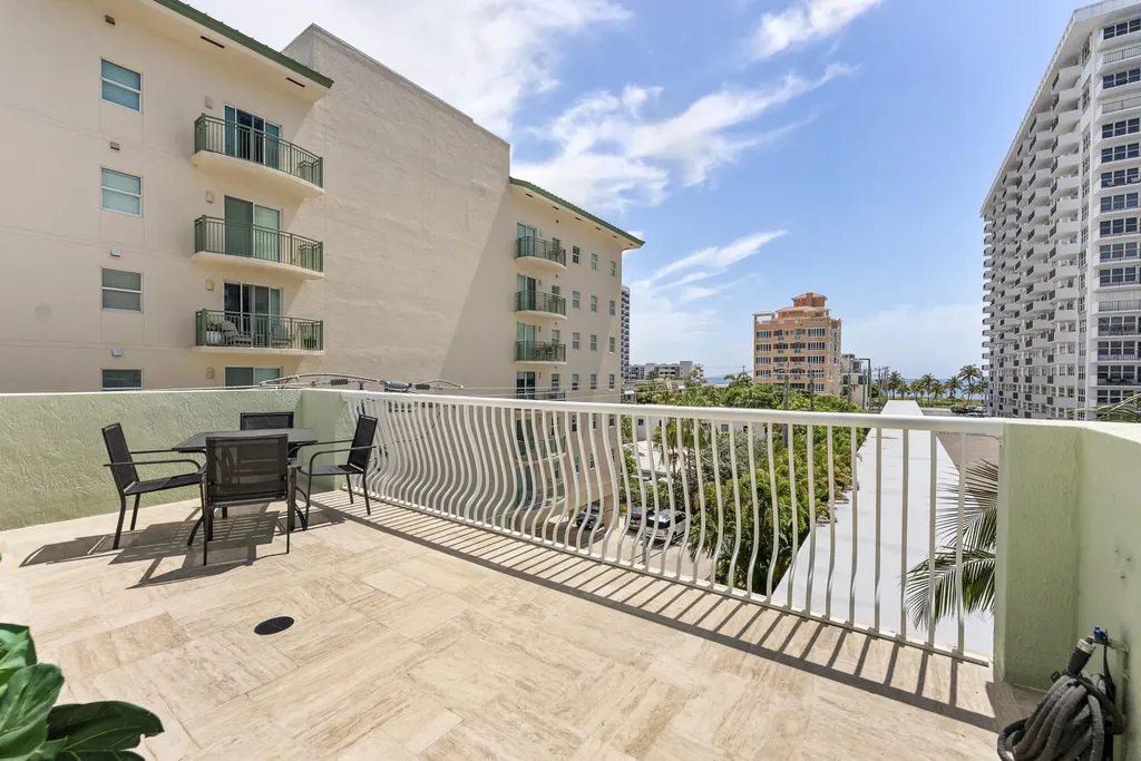 430 Sunset Drive Pompano Beach FL 33062