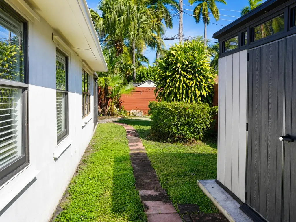 819 NE 2nd Court Hallandale Beach FL 33009