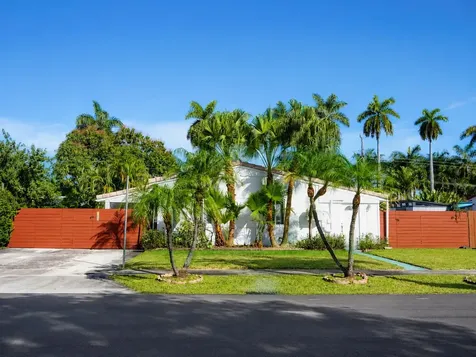 819 NE 2nd Court Hallandale Beach FL 33009