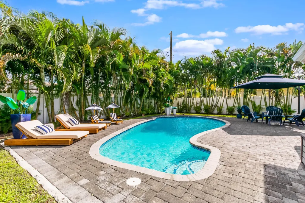2830 SW 5th Street Boynton Beach FL 33435