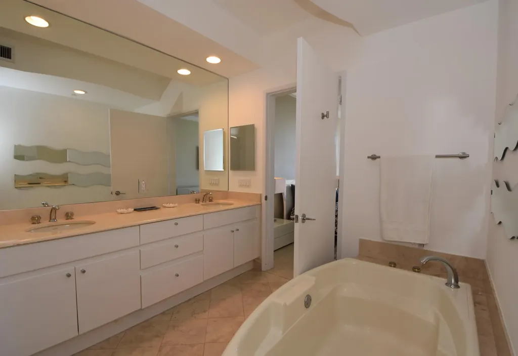 707 Crandon Boulevard Key Biscayne FL 33149