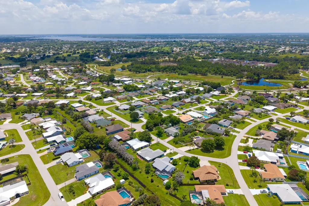 1423 SE Pitcher Road Port St Lucie FL 34952
