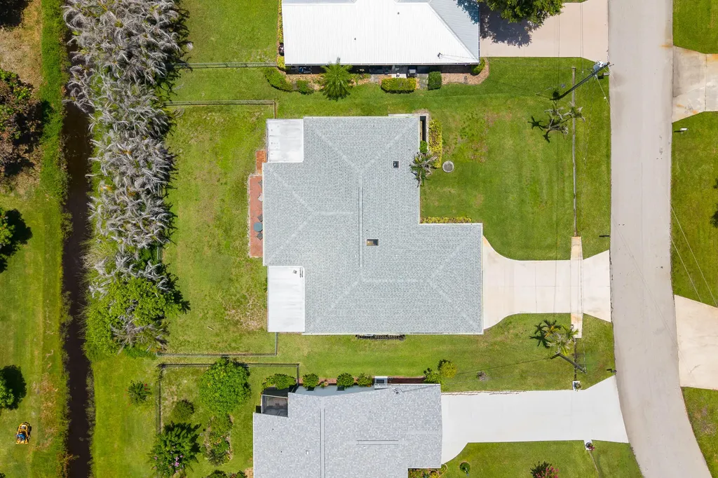 1423 SE Pitcher Road Port St Lucie FL 34952