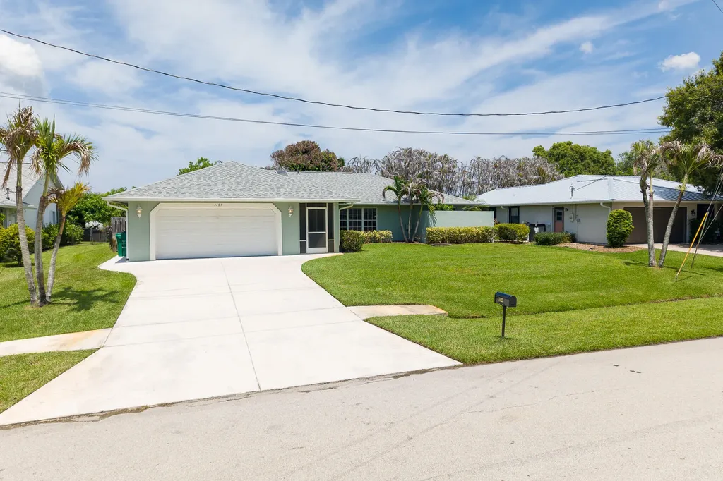 1423 SE Pitcher Road Port St Lucie FL 34952