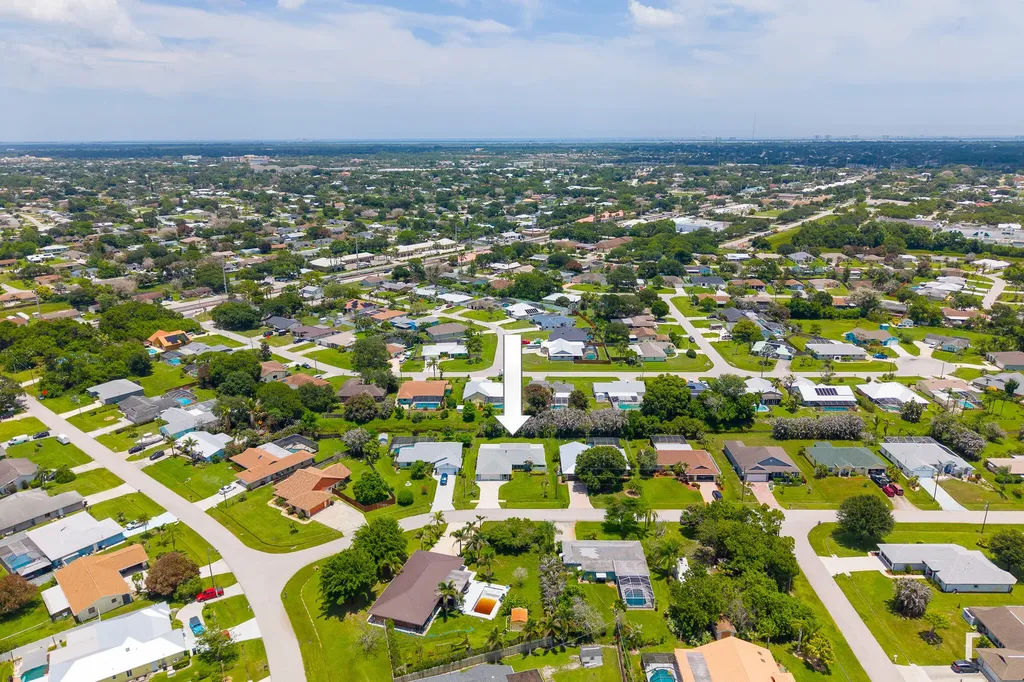 1423 SE Pitcher Road Port St Lucie FL 34952