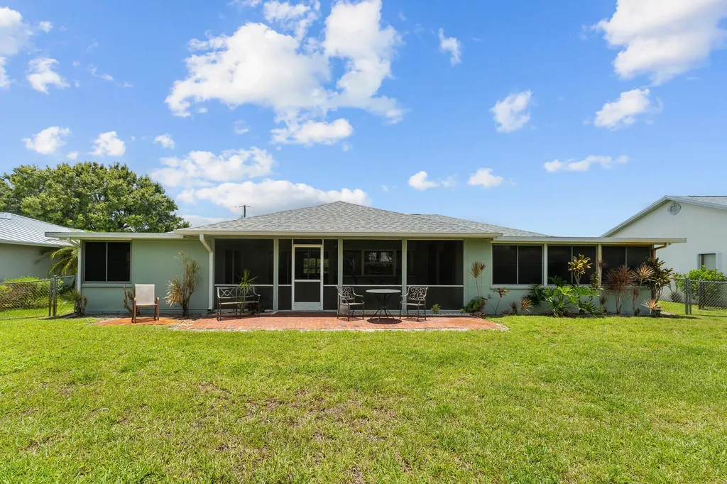 1423 SE Pitcher Road Port St Lucie FL 34952
