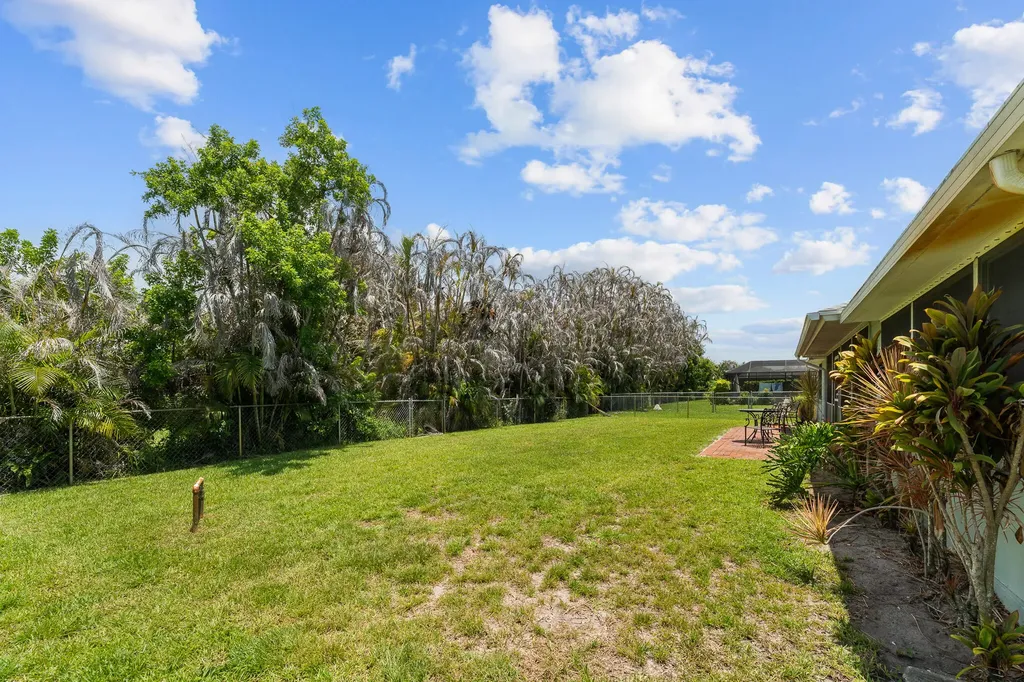 1423 SE Pitcher Road Port St Lucie FL 34952