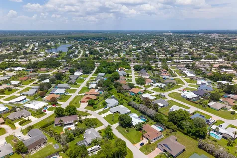 1423 SE Pitcher Road Port St Lucie FL 34952