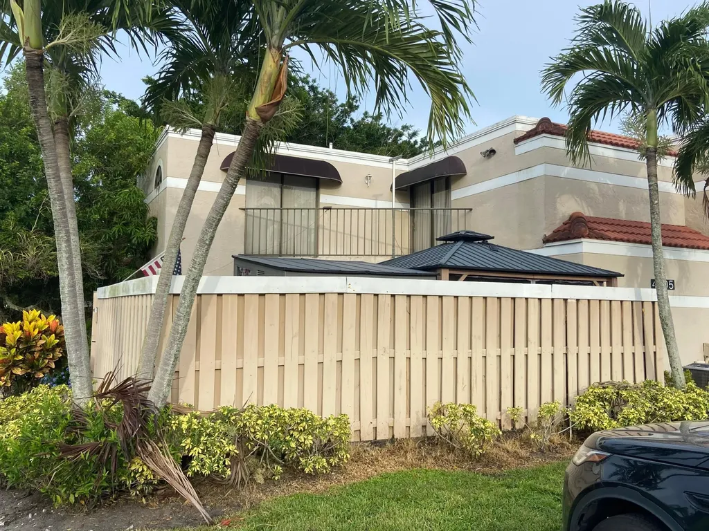 4005 Village Drive Delray Beach FL 33445