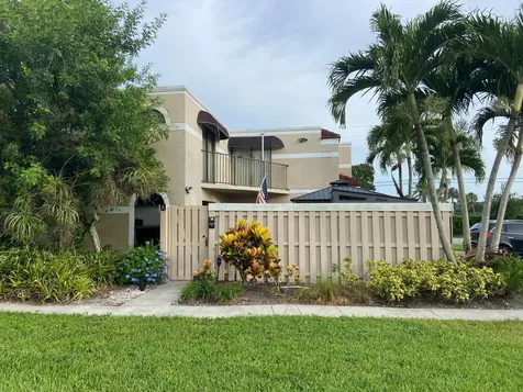 4005 Village Drive Delray Beach FL 33445