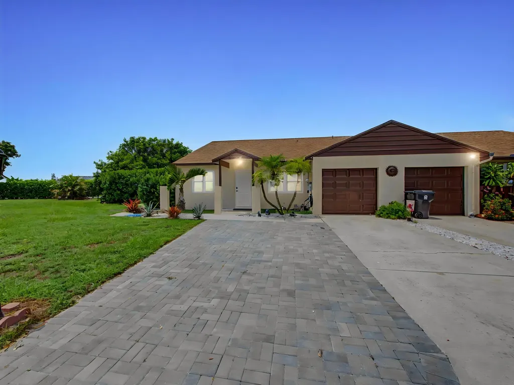 8464 Lake Worth Court Wellington FL 33467