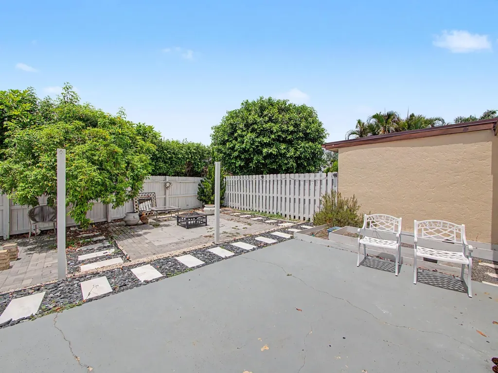 8464 Lake Worth Court Wellington FL 33467