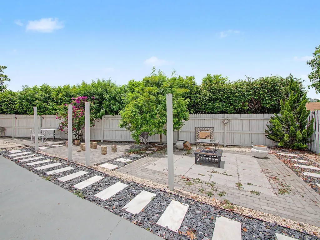 8464 Lake Worth Court Wellington FL 33467