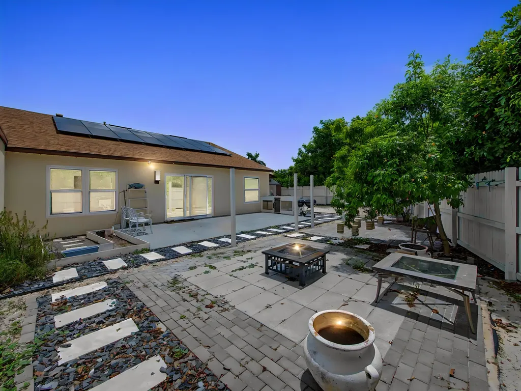 8464 Lake Worth Court Wellington FL 33467