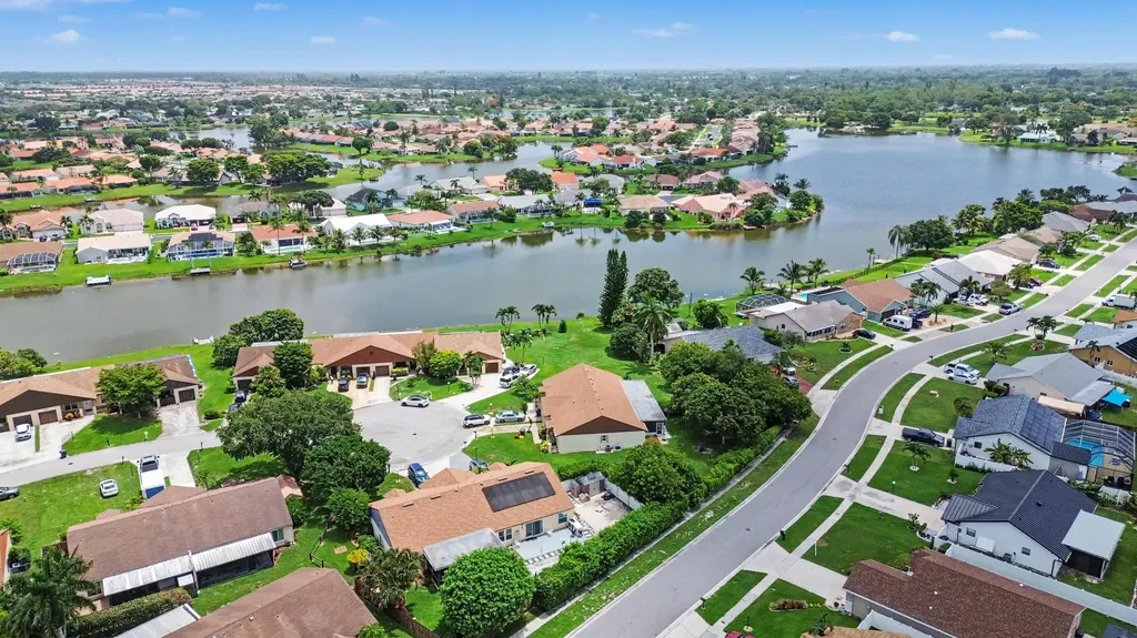 8464 Lake Worth Court Wellington FL 33467