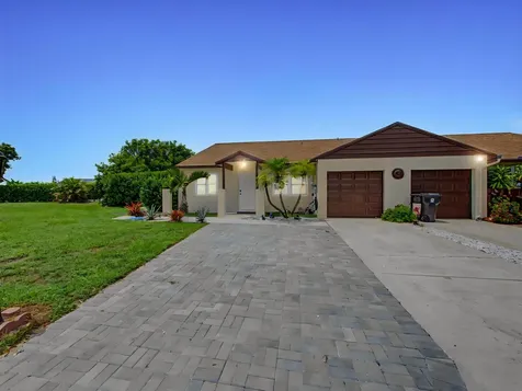 8464 Lake Worth Court Wellington FL 33467