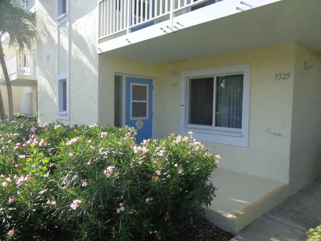 5527 NE Gulfstream Way Hutchinson Island FL 34996