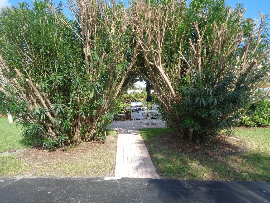5527 NE Gulfstream Way Hutchinson Island FL 34996