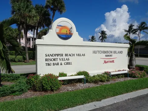 5527 NE Gulfstream Way Hutchinson Island FL 34996